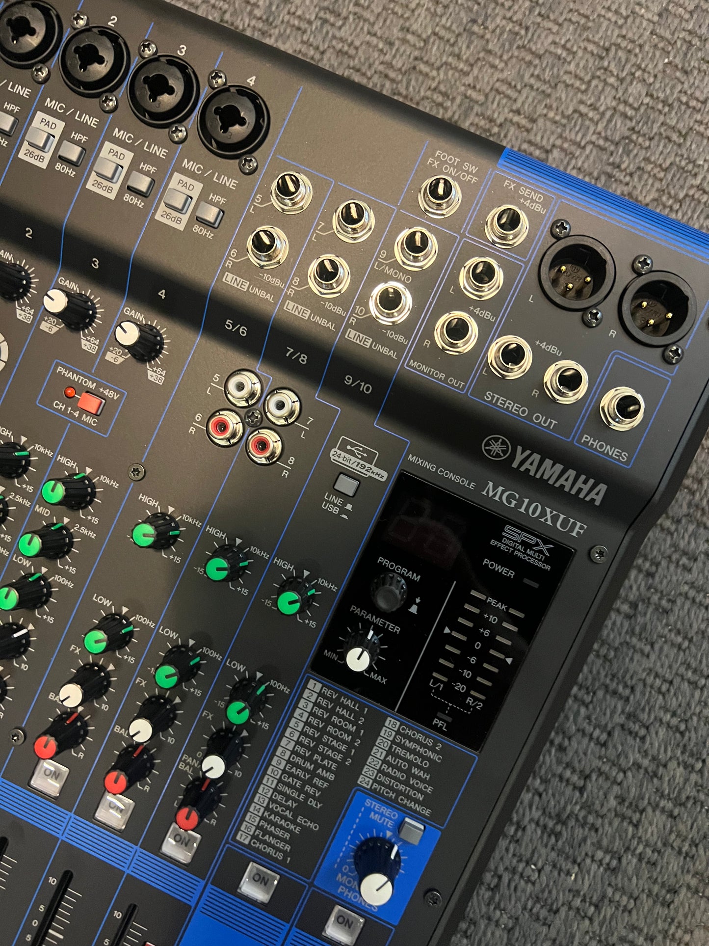 Yamaha MG10XUF Mixer professionale 10 canali USB 4 Mic con alimentazione phantom da esposizione